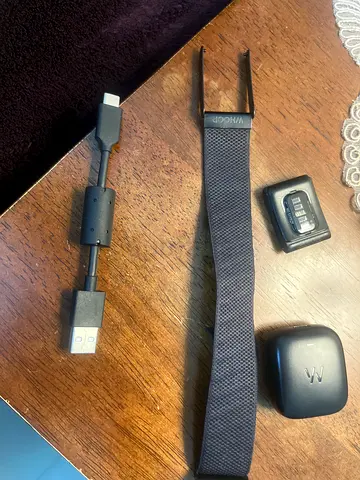 Whoop 4.0 black colour barely used (negotiable) subscription