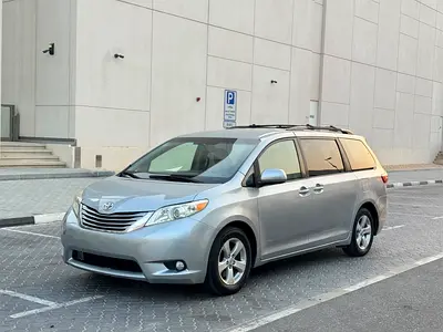 Toyota Sienna LE 2015 Good condition 8 Seater