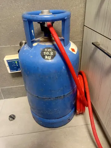 Full 16 kg ADNOC Gas Cylinder + Regulator & Hose – Khalifa City