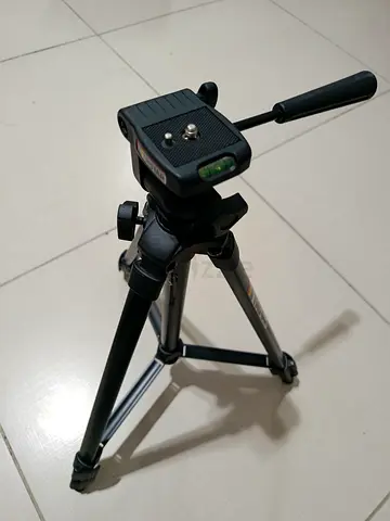 TRISTAR TRIPOD IN GOOD CONDITION
