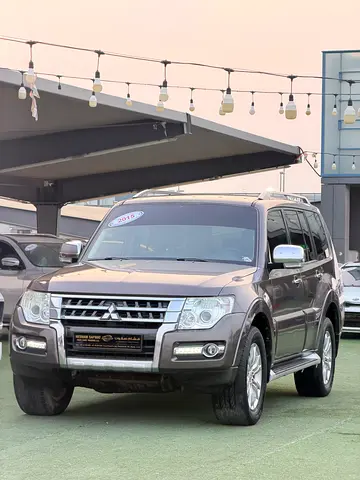 2015 Mitsubishi Pajero GLS GCC Specs