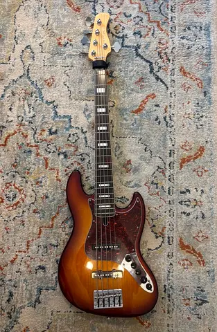 Sire Marcus Miller 5-String bass Guitar