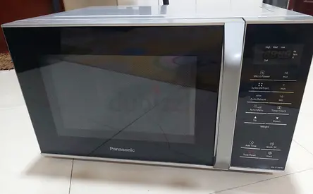 Panasonic countertop microwave oven - good working condition