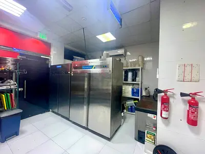 محل للبيع بين الجسرين Shop For Sale