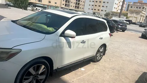 Nissan Pathfinder Platinum 2016 - American Specs