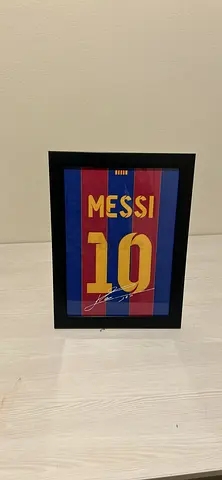 Messi Signed Jersey Frame