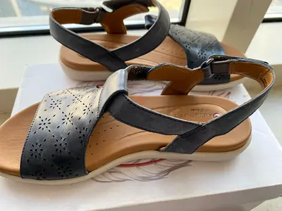 New Clarks women Sandals in a box