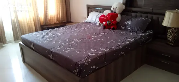 Queen size mattress - excellent condition