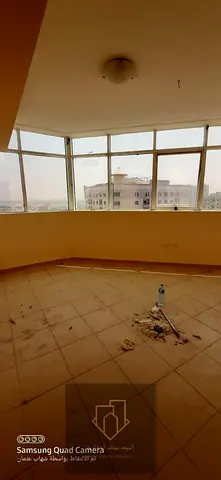 مساحات واسعه - موقع مميز - تشطيب ممتاز - غرفه خادمه - خطه دفع مرنه - سعر مميز