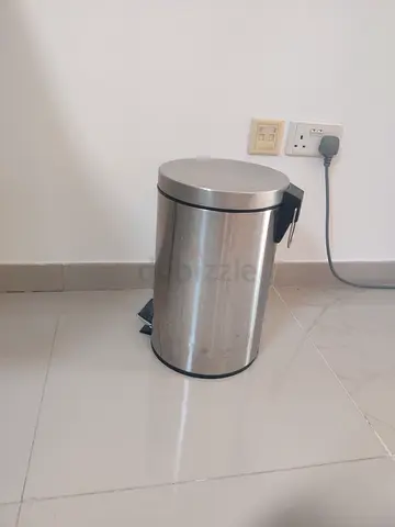 Stainless Steel Pedal Trash Bin - 7L (Used)