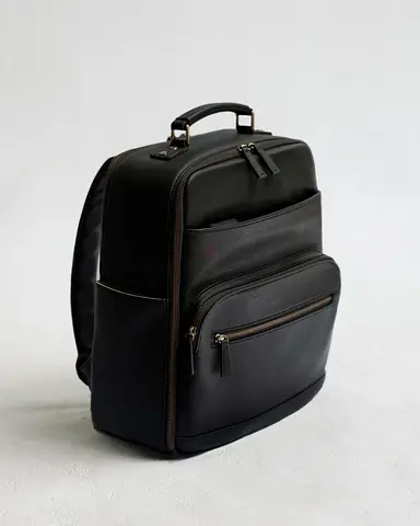 Kamerette Lyra vegan leather camera backpack in black