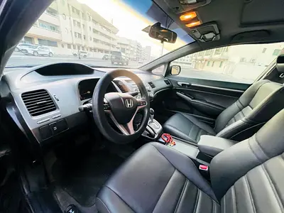 2010 Honda CIVIC — фото 5
