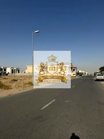 للبيع في الشارقه .. منطقه الحوشي ضاحيه البديه ارض فضاء سكني استثماري.. تصريح سكني استتثماري .. فيلا سكني استثماري ارضي + اول مساحة الأرض 19375 قدم مر