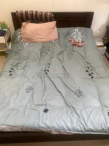 Queen bed