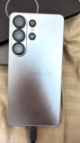 Something is 26 ultra 512 GB silver shadow