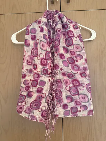 Lightweight purple patterned scarf / shawl, good condition