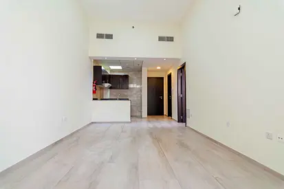 W/ FREE PARKING + POOL - VIEWING ANYTIME - READY 2 MOVE IN