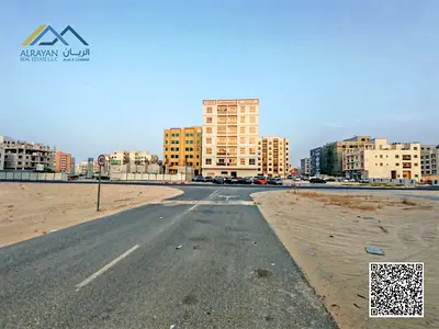 An excellent investment opportunity: a corner plot of land situated on a main road and a distinctive side street, suitable for construction and invest