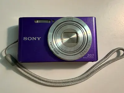 Sony cyber shot w830 in RARE PURPLE (check its pics!)