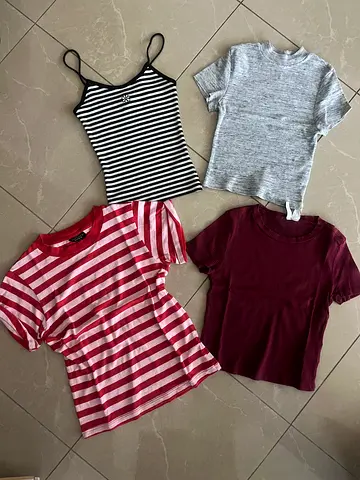 Bundle of women’s clothes 4 top / tshirt topshop and h&m size XS UK 6-8