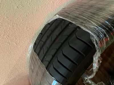 Tires Pirelli P-Zero 285/30 r21, 255/35 r21