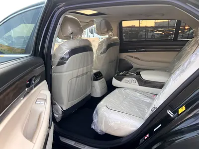 صورة 10 لـ 2017 Genesis G90