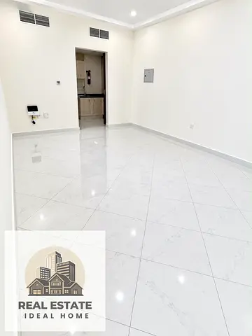 LAWISH STUDIO | SEPARATE KITCHEN | FAMILY BUILDING | PRIME LOCATION |