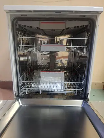 Bosch series 6 with wifi option freestanding dishwasher - good working condition, free delivery inst