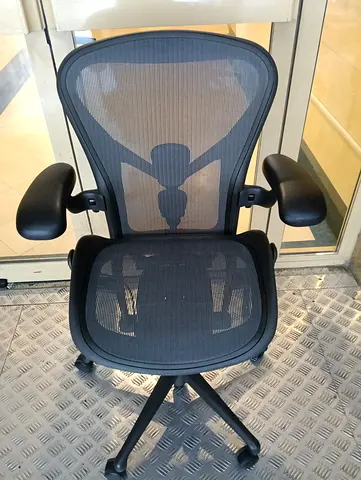Herman Miller remastered chair for selling.fully loaded colour black size B