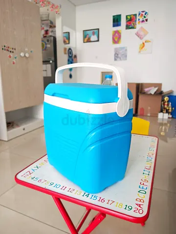 Blue Portable Cooler / Icebox with Handle - Good Condition