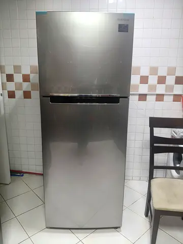 Samsung Top Freezer Refrigerator - Silver, Good Condition