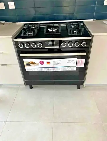 Bosch series 8 Stylish Black Glass Cooking Range Sam like new condition 90cm