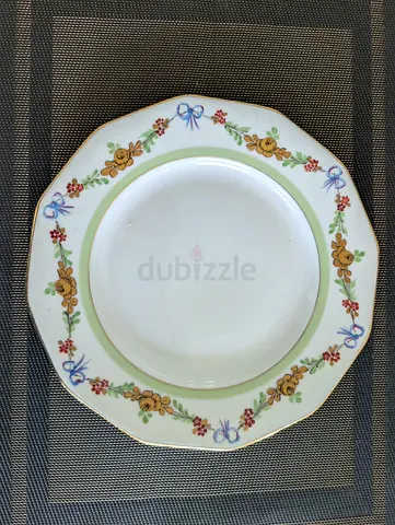 Vintage floral decorative dinner plate - single piece - 23cm