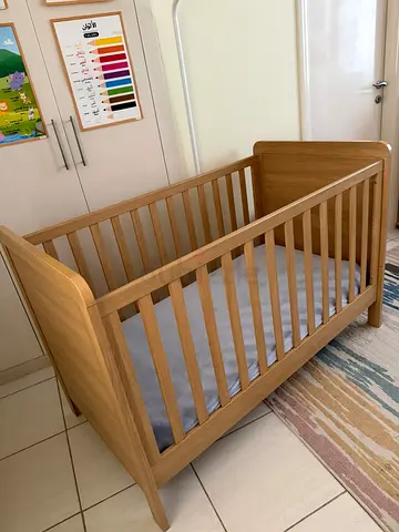 Mama’s and Papa’s Atlas cotbed