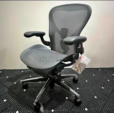 Herman miller remastered fully loaded Chair with Adjustable Arms and Lumbar Support