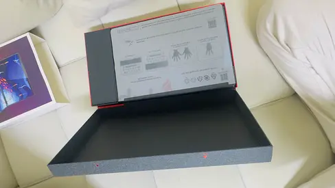 Lenovo Yoga Book 9 13IRU8 2-in-1 Convertible