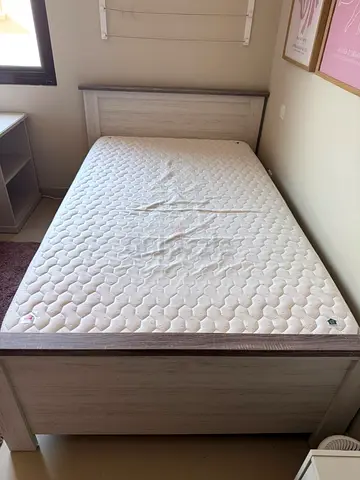 Modern Wooden Bed Frame with Mattress