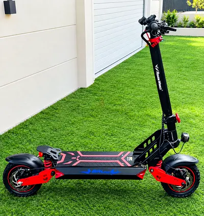 Rohan wingh Electric scooter scooter with large deck good condition