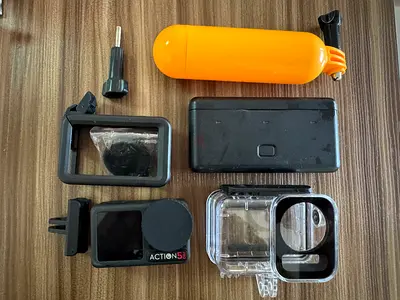 DJI Action 5 PRO Camera bundle with float handle, housing, mounts and spare batteries