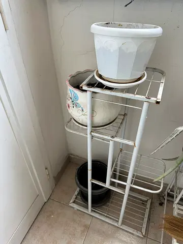 Plant pot stand