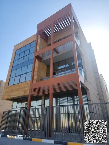 مبنى تجاري للإيجار في عجمان المويهات 1