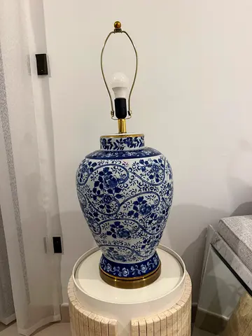 Very large ceremic lamp base from Bloomr