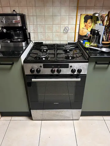 Siemens freestanding gas cooker with oven - good working condition 85x60x60