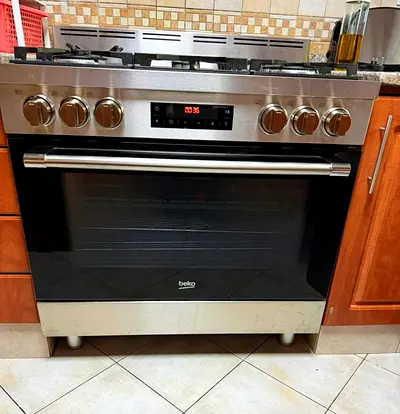Beko 90cm Stainless Steel Gas Cooker with Electric Oven - Good Working  Condition excellent like new