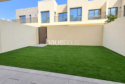 Vacant | Landscape | Large Garden |