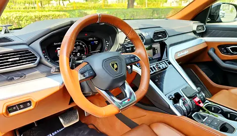 2022 Lamborghini URUS — фото 9