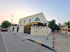 Luxury 5-BedRoom Villa Coner & sparet Majlis 2 Hall spacious Kitchen + Maid Room +Cover parking