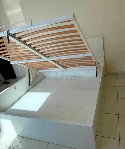 IKEA hydrolic bed with mattress queen size bed