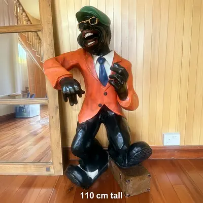 Large 110 cm Vintage Jazz Musician Statue - Wooden Base. The elbow is broken