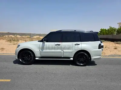 2020 Mitsubishi Pajero Signature 3.8 V6 | 43,000 km | GCC